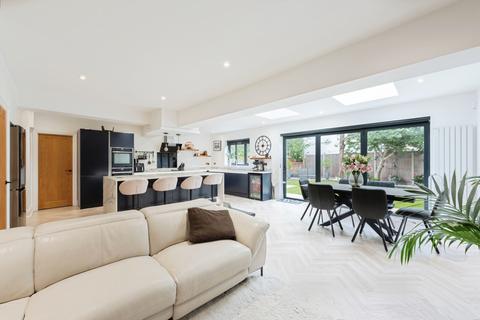 9 Tranmere Road, Twickenham, TW2 7JF