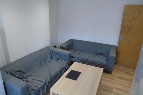 1 bedroom in a flat share to rent, City Road, Roath, Cardiff, CF24