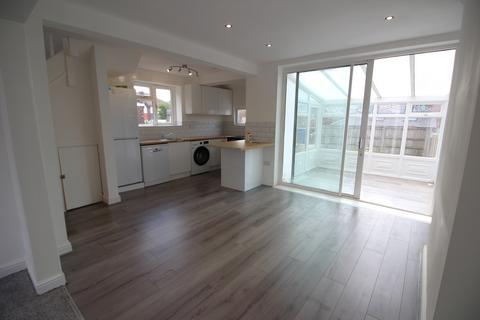 3 bedroom semi-detached house to rent, Crossfield Street, Bury, BL9