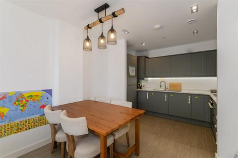 2 bedroom apartment for sale, Lena Kennedy Close, London E4