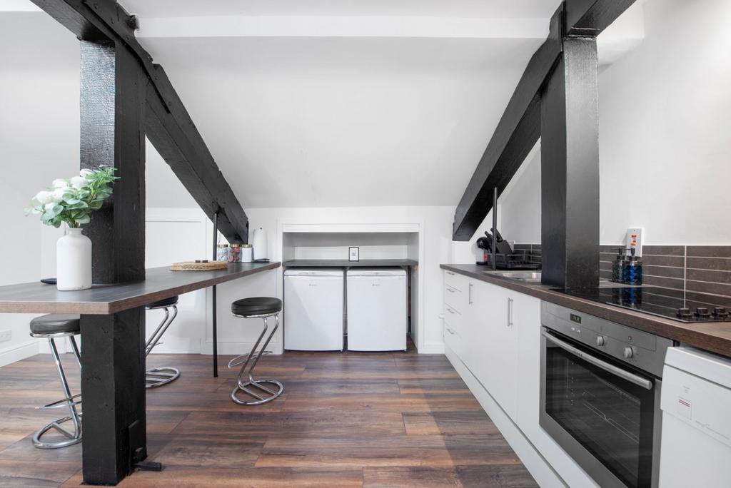 Studio Apartment