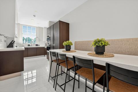 6 bedroom flat for sale, Hyde Park Gardens, Hyde Park, London