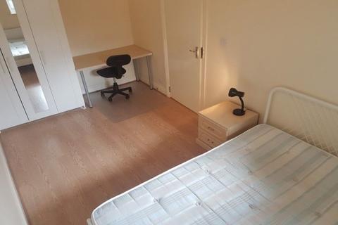 4 bedroom apartment to rent, 5 Napier Road LONDON W14 8LQ