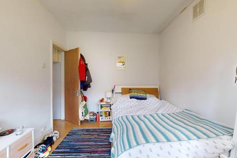 4 bedroom apartment to rent, Keats House, Poynders Gardens, LONDON, SW4