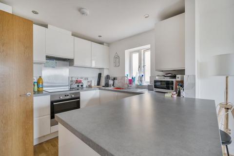 2 bedroom apartment to rent, Ainger Close,  Aylesbury,  HP19