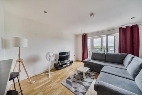 2 bedroom apartment to rent, Ainger Close,  Aylesbury,  HP19