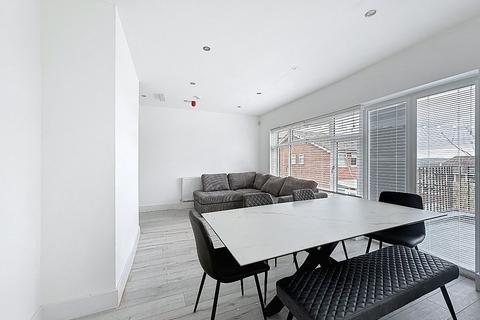 262 Birches Head Road, Stoke-on-trent, ST1 6NA