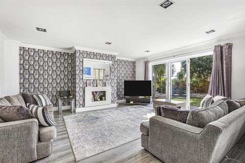 1 Friern Close, Cheshunt, Waltham Cross, EN7 6PF