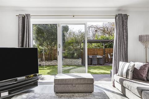 1 Friern Close, Cheshunt, Waltham Cross, EN7 6PF