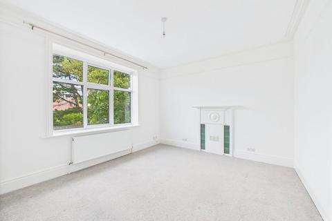 3 bedroom flat for sale, St. Michaels Road, Worthing, BN11 4RY