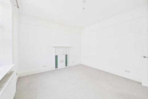 3 bedroom flat for sale, St. Michaels Road, Worthing, BN11 4RY