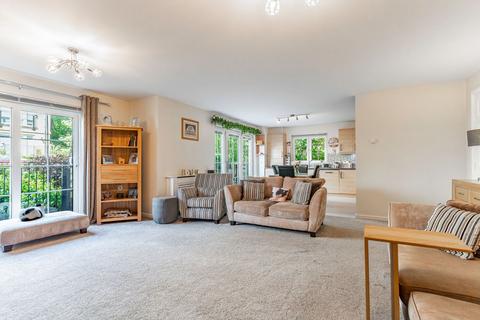 2 bedroom flat for sale, Kelvindale Court, Flat 0/3, Kelvindale, Glasgow, G12 0HA