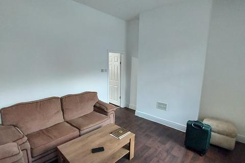 2 bedroom terraced house to rent, Garston St , Bury BL9