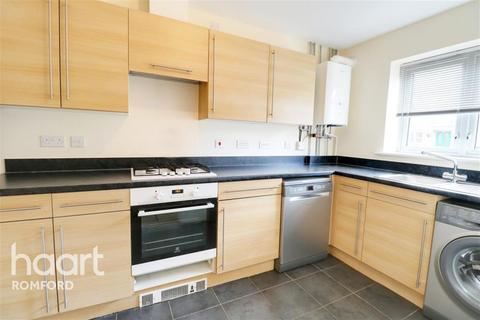 3 bedroom terraced house to rent, Sudbury Close - Harold Hill - RM3