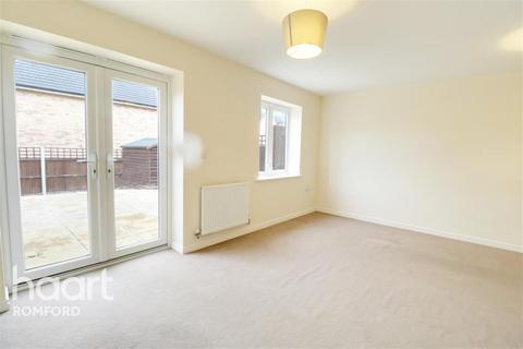 3 bedroom terraced house to rent, Sudbury Close - Harold Hill - RM3