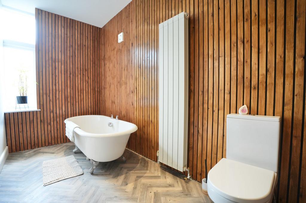 En-Suite Bathroom