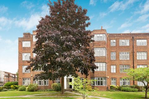 4 bedroom flat for sale, Portsmouth Road, London SW15