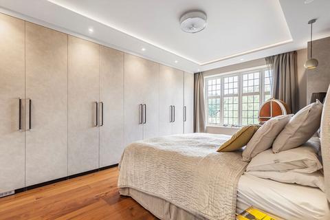 4 bedroom flat for sale, Portsmouth Road, London SW15