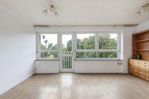 3 bedroom apartment for sale, Queens Drive, London, N4