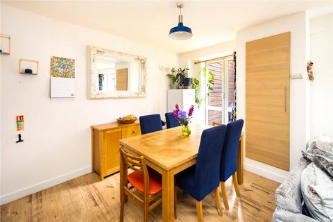 2 bedroom flat to rent, Gernon Road, London, E3