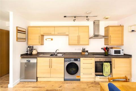 2 bedroom flat to rent, Gernon Road, London, E3