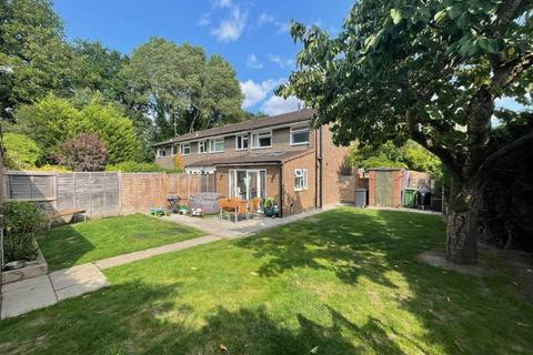 3 bedroom house to rent, Francis Chichester Close, Ascot, Berkshire