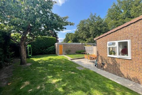 3 bedroom house to rent, Francis Chichester Close, Ascot, Berkshire