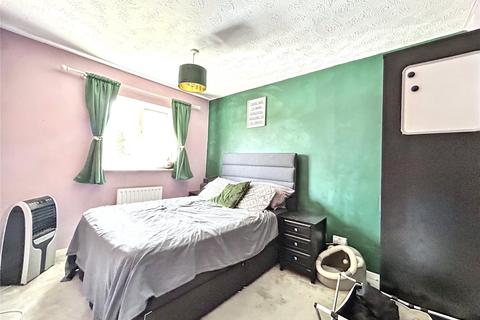 1 bedroom flat for sale, Meresborough Road, Rainham, Gillingham, Kent, ME8