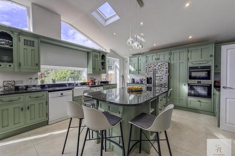 5 bedroom semi-detached house for sale, Redbourn Road, Hemel Hempstead HP2
