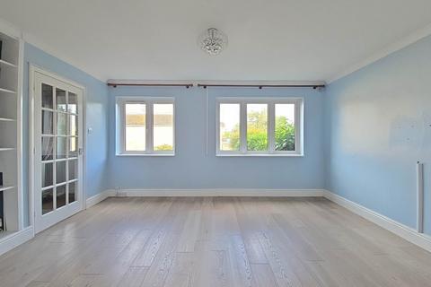 3 bedroom terraced house to rent, Primrose Close, Reading RG8