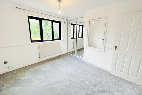 22 Basil Close, Swindon, SN2 2TT