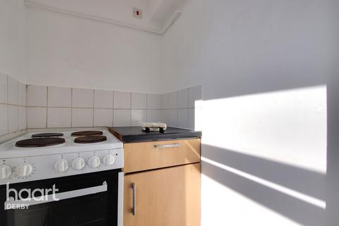 Studio to rent, Railway Terrace, DERBY