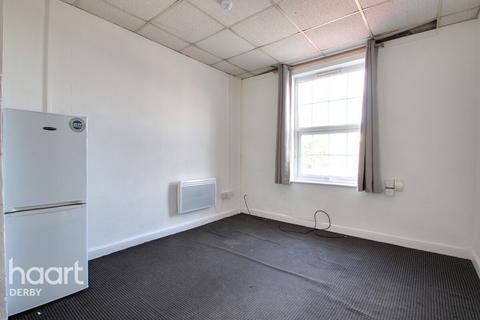 Studio to rent, Railway Terrace, DERBY