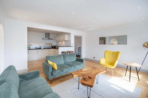 2 bedroom flat for sale, Raymond Road, London, SW19