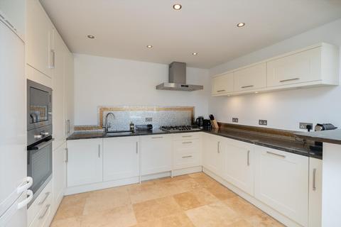 2 bedroom flat for sale, Raymond Road, London, SW19