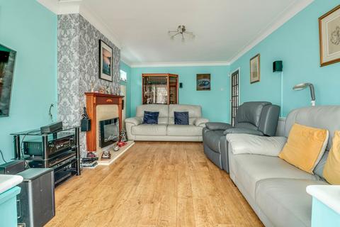 17 Chadacre Road, Southend-on-sea, SS1 3QX