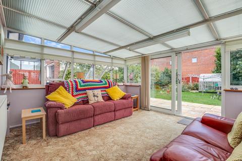 17 Chadacre Road, Southend-on-sea, SS1 3QX