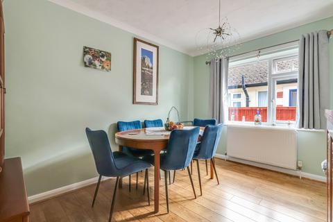17 Chadacre Road, Southend-on-sea, SS1 3QX