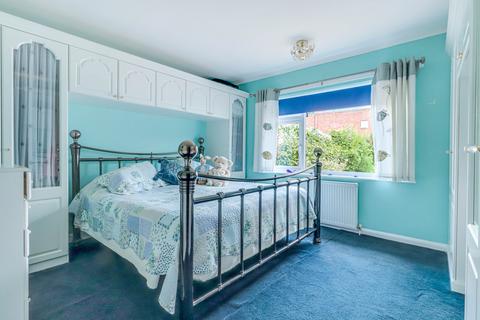 17 Chadacre Road, Southend-on-sea, SS1 3QX