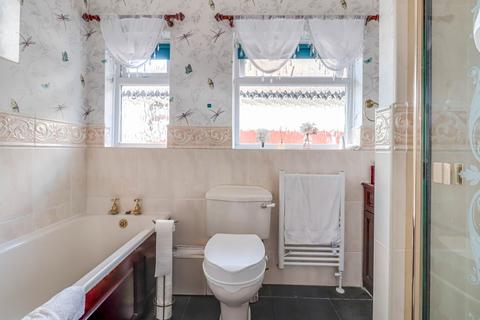 17 Chadacre Road, Southend-on-sea, SS1 3QX