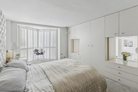 2 bedroom apartment to rent, Hall Road, London, NW8