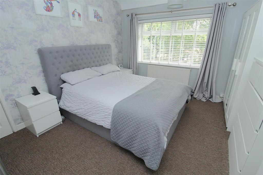Bed1.JPG