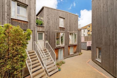 3 bedroom terraced house for sale, High Street, London NW10