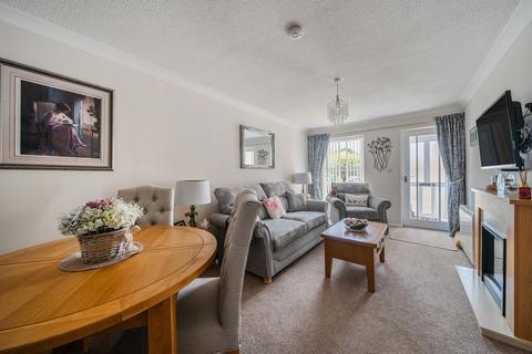 2 bedroom bungalow for sale, Shephard Mead, Tewkesbury, Gloucestershire
