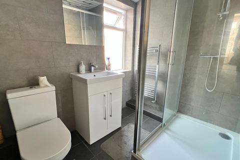 1 bedroom flat to rent, London, E12