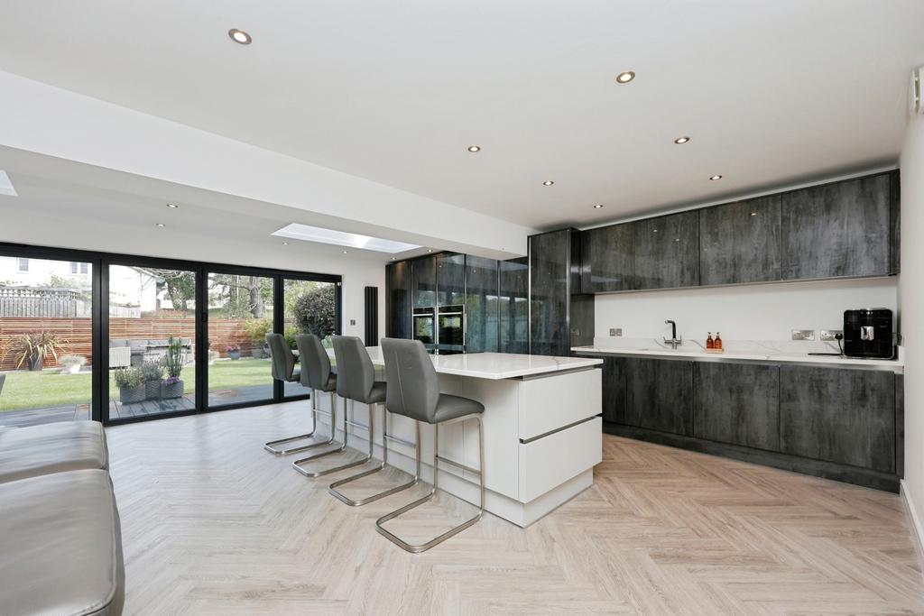 Kitch/Fam/Dining