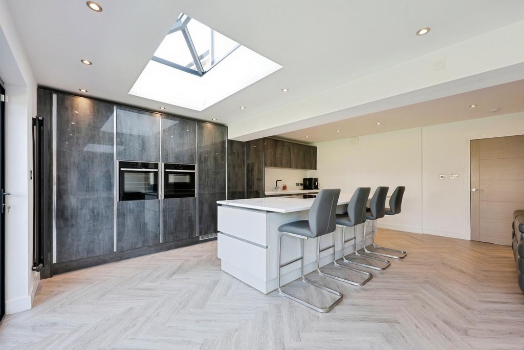 Kitch/Fam/Dining
