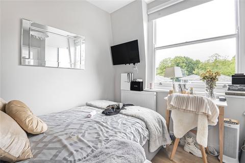 Studio to rent, Finchley Road, London, NW3