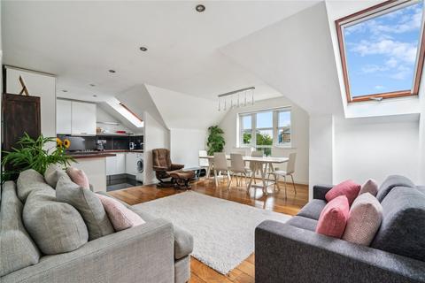 2 bedroom apartment for sale, St. James's Drive, SW12