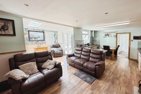 3 bedroom ground floor flat for sale, South Road, Porthcawl CF36
